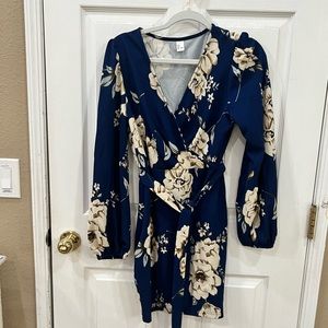 NWOT Party Dress! Floral Print, Bishop Sleeve, Bodycon